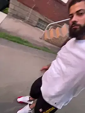 _Alicee_1 – webcam model profile photo Image 4