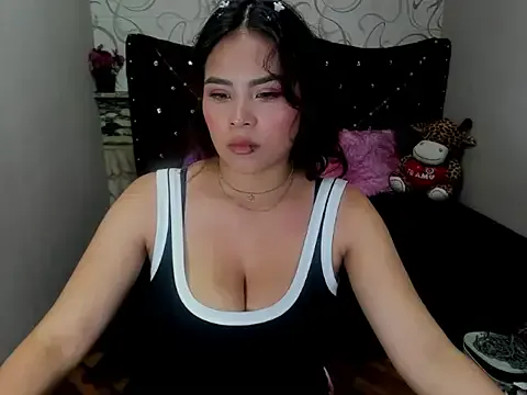 EmiliGarden – webcam model profile photo Image 14