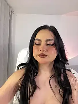 roouse – webcam model profile photo Image 15