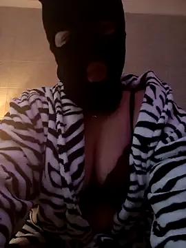 chan_yuma_tan – webcam model profile photo Image 2