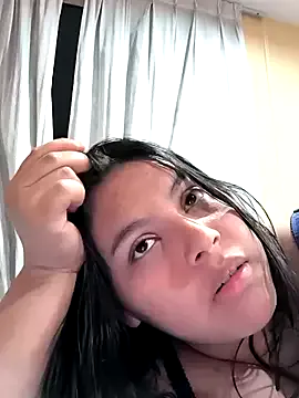 alicee16 – webcam model profile photo Image 13