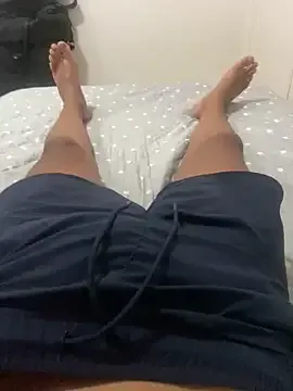 roouse – webcam model profile photo Image 4