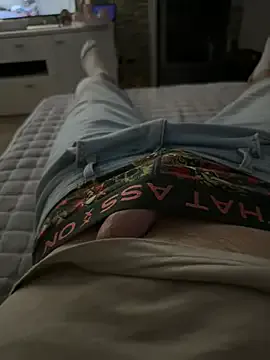 aki_zzz – webcam model profile photo Image 5
