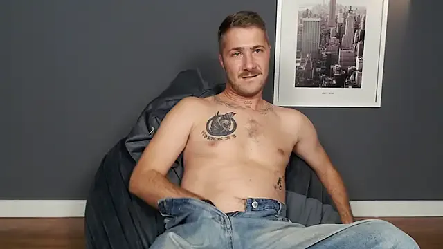 AAASuck – webcam model profile photo Image 15