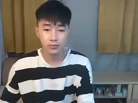 Big_ayu_ cam model Image 6