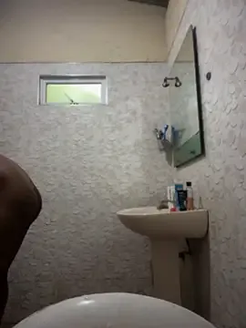 roouse – webcam model profile photo Image 16