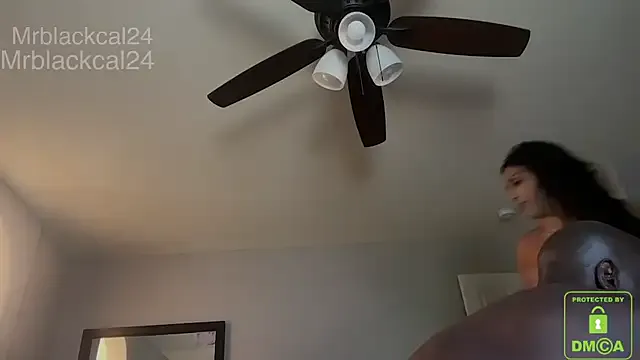 _Alicee_1 – webcam model profile photo Image 2