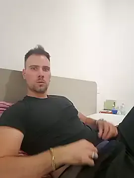 hiroto11058 – webcam model profile photo Image 13