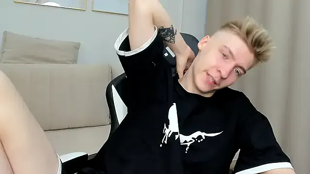 – webcam model profile photo Image 8