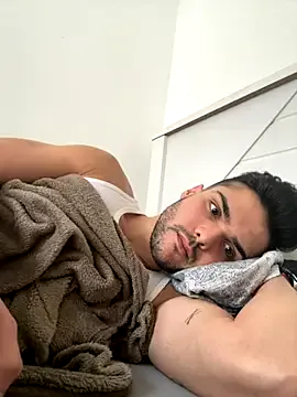 maataaan – webcam model profile photo Image 11