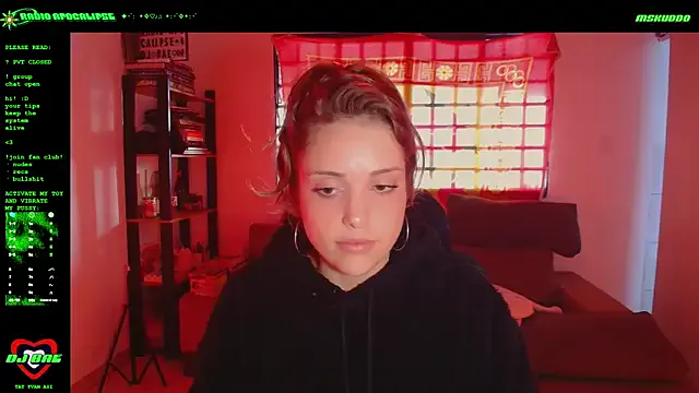  – webcam model profile photo Image 11