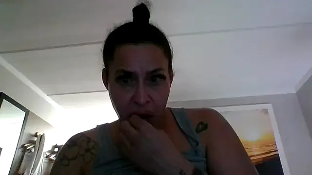 _Alice_1 – webcam model profile photo Image 15