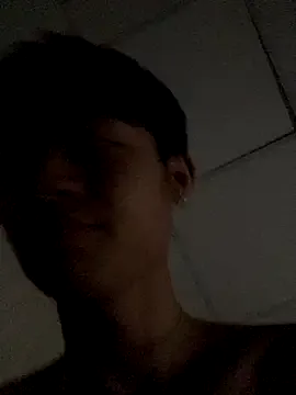 roouse – webcam model profile photo Image 11