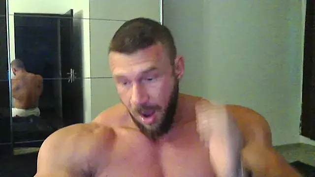  – webcam model profile photo Image 12