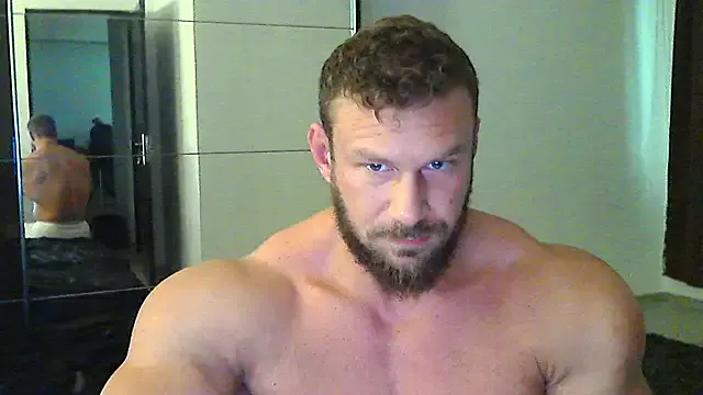  – webcam model profile photo Image 4