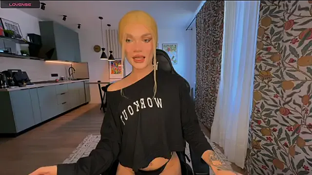 Yui-Ch – webcam model profile photo Image 10