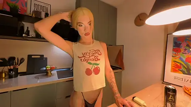  – webcam model profile photo Image 4