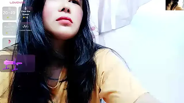 ElliaRussell – webcam model profile photo Image 1