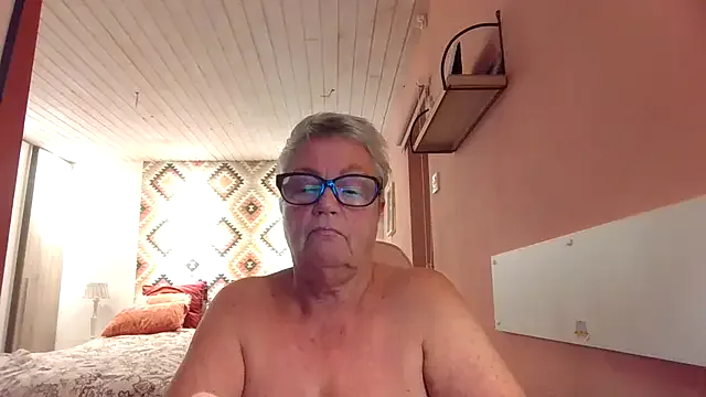 NANA_7 – webcam model profile photo Image 14