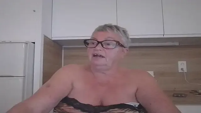 NANA_7 – webcam model profile photo Image 17