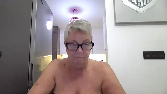 NANA_7 – webcam model profile photo Image 19