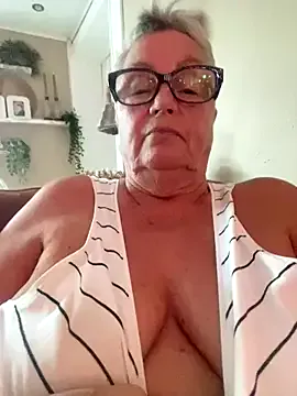 NANA_7 – webcam model profile photo Image 7