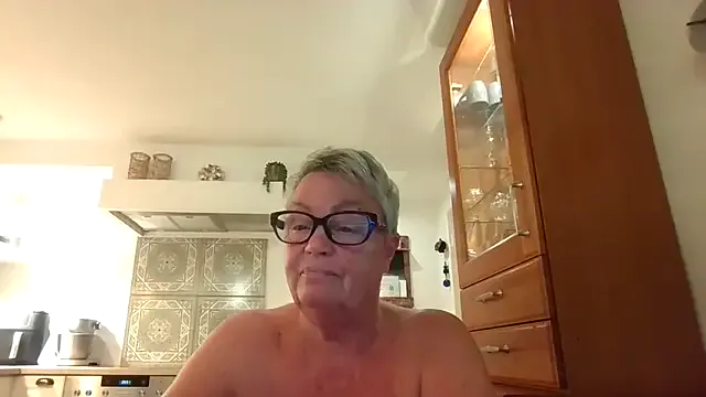 NANA_7 – webcam model profile photo Image 9