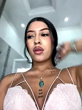  – webcam model profile photo Image 10