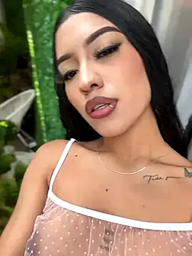 – webcam model profile photo Image 16