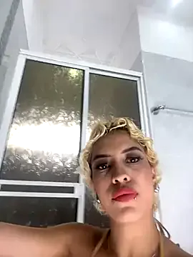  – webcam model profile photo Image 4