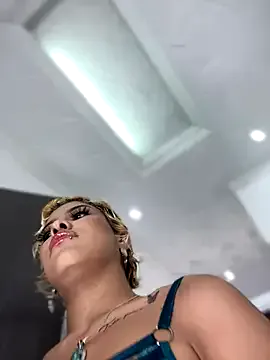  – webcam model profile photo Image 8