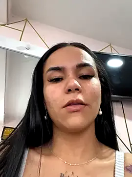 roouse – webcam model profile photo Image 13