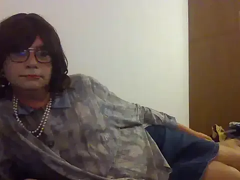 roouse – webcam model profile photo Image 2