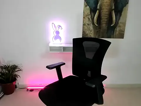 oxo_yuna_oxo – webcam model profile photo Image 11