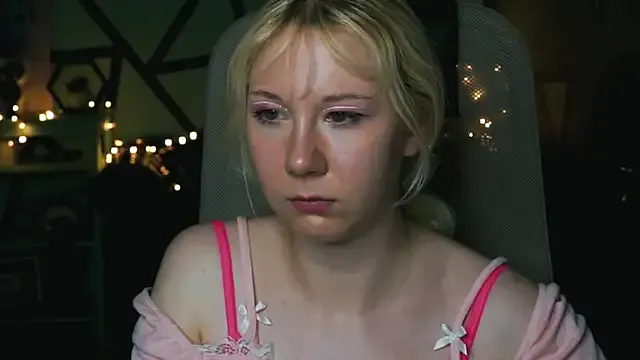 RollingGirls – webcam model profile photo Image 11