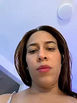 roouse – webcam model profile photo Image 11