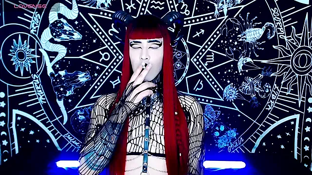 roouse – webcam model profile photo Image 17