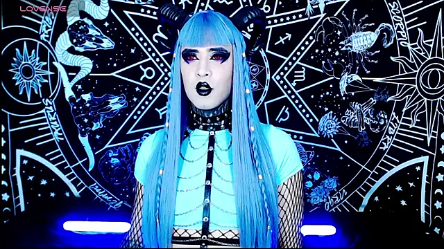 roouse – webcam model profile photo Image 3