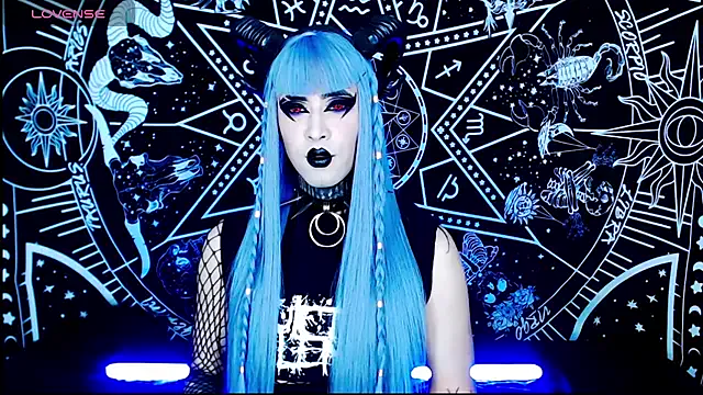 roouse – webcam model profile photo Image 4