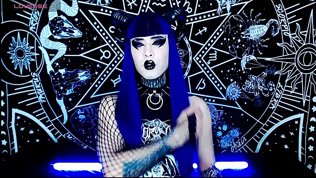 roouse – webcam model profile photo Image 5