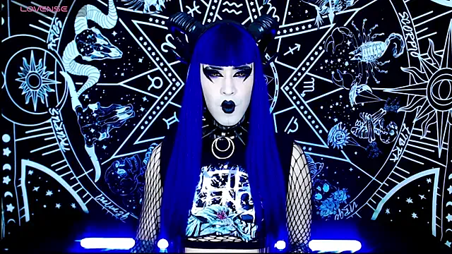 roouse – webcam model profile photo Image 7