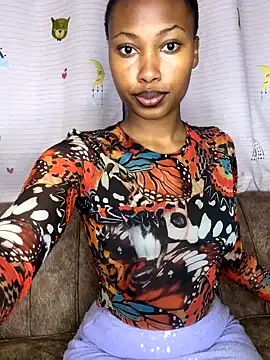 emma05 – webcam model profile photo Image 3