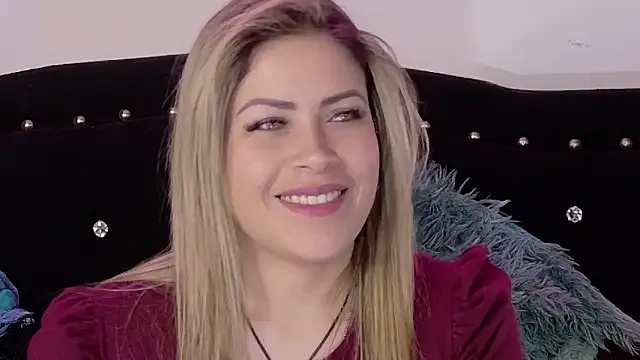  – webcam model profile photo Image 19