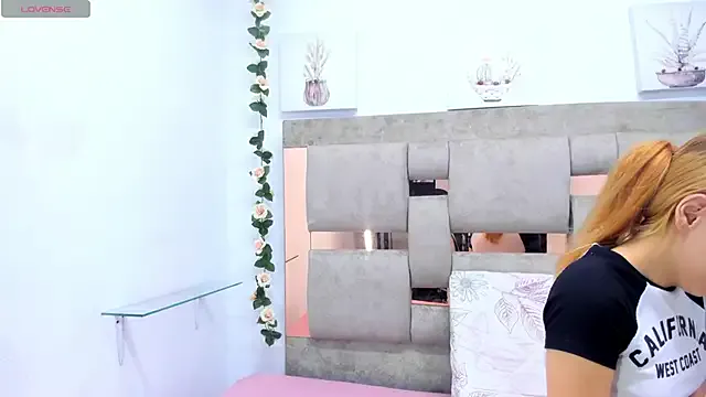 ElaMinov cam model Image 3