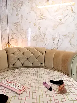 NANA_7 – webcam model profile photo Image 2