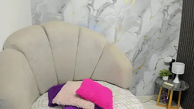 NANA_7 – webcam model profile photo Image 4