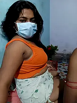 roouse – webcam model profile photo Image 3