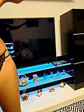 Yui-Ch – webcam model profile photo Image 13