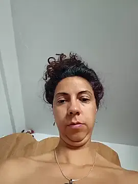 Yui-Ch – webcam model profile photo Image 2