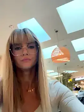 Lusty_Rose01 – webcam model profile photo Image 2